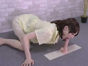 딜도로 열정적으로 자위하는 그녀